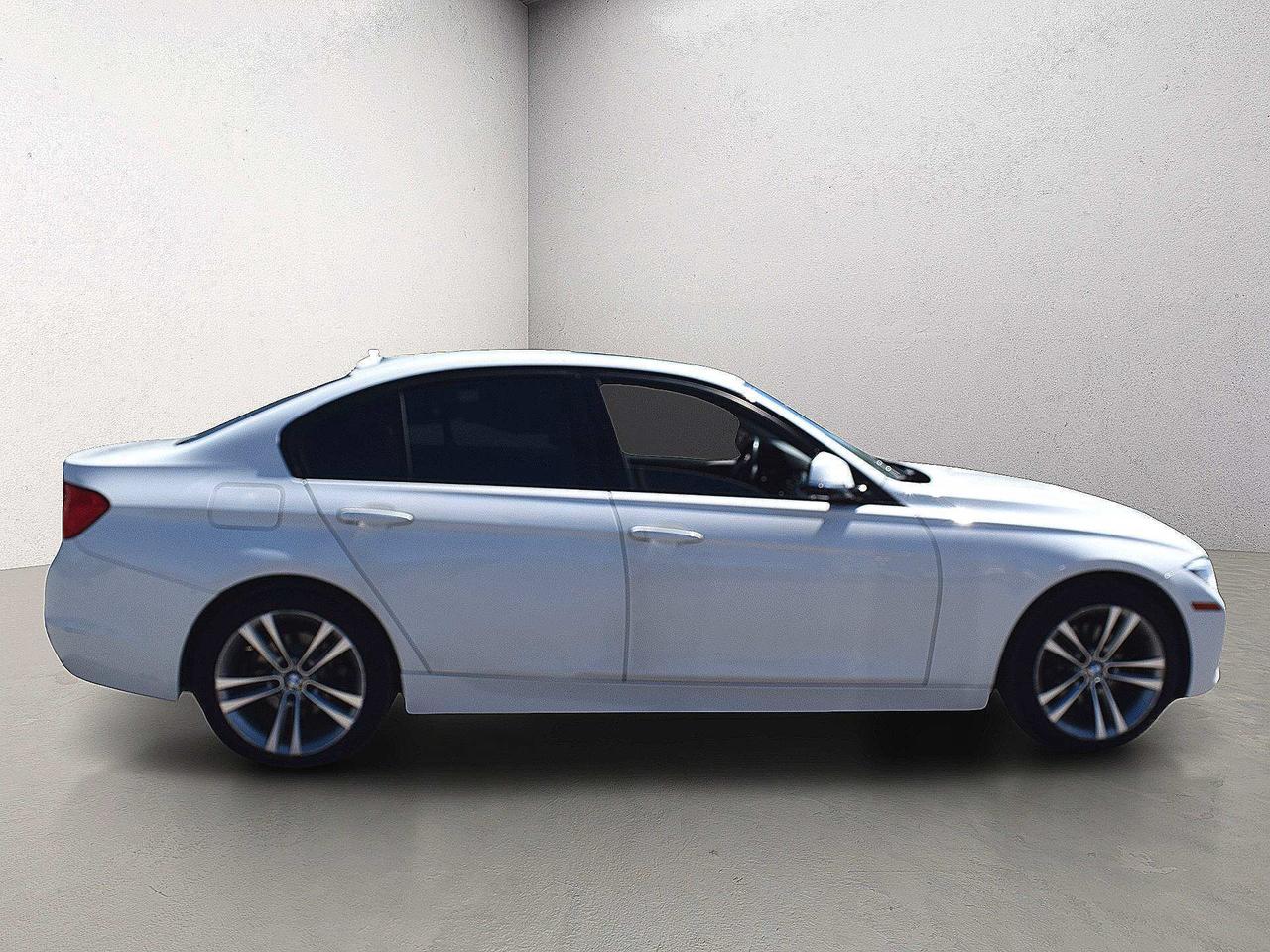 2014 BMW 3 Series 320i xDrive Sport Pkg Photo