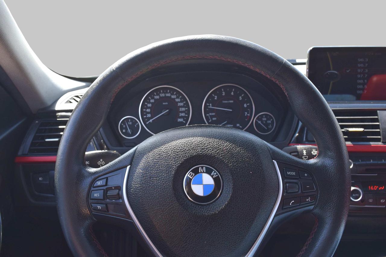 2014 BMW 3 Series 320i xDrive Sport Pkg Photo