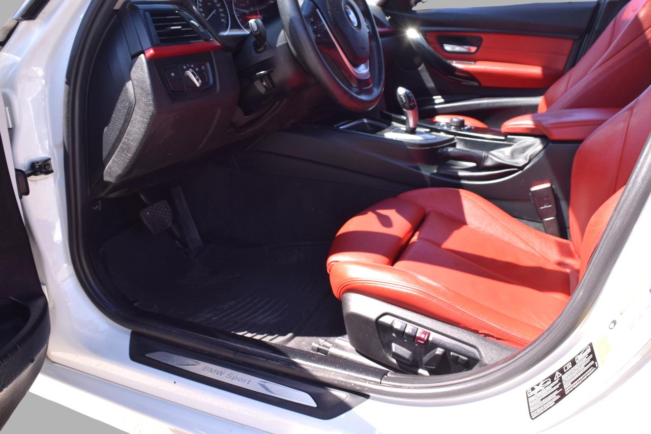 2014 BMW 3 Series 320i xDrive Sport Pkg Photo