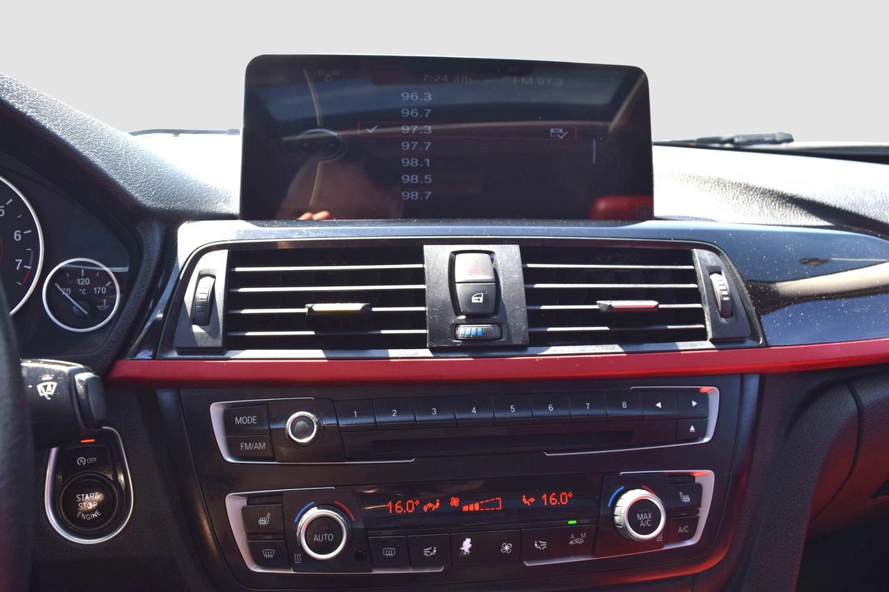 2014 BMW 3 Series 320i xDrive Sport Pkg Photo