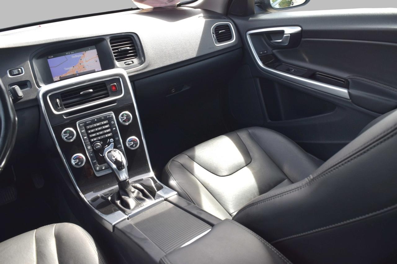 2018 Volvo S60 Dynamic AWD Leather Sunroof Navi Photo