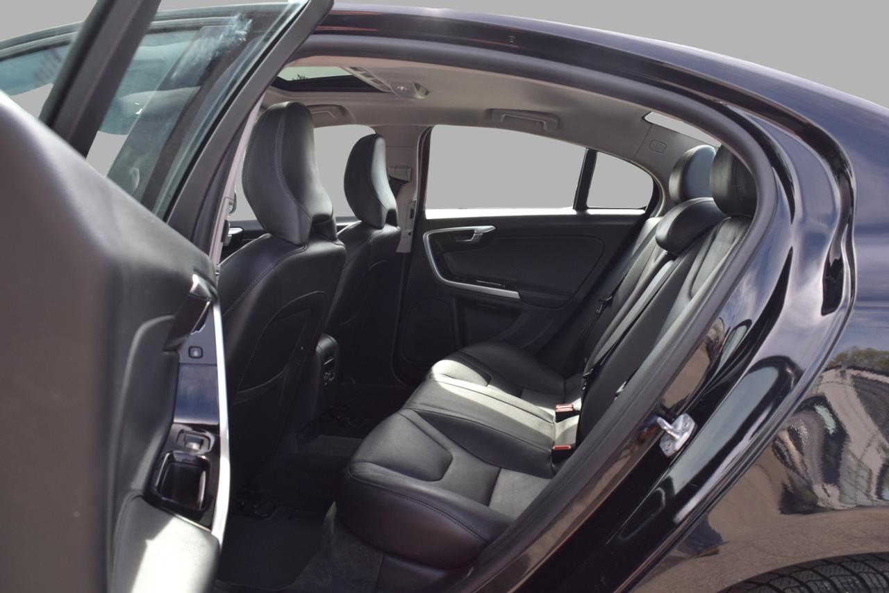 2018 Volvo S60 Dynamic AWD Leather Sunroof Navi Photo