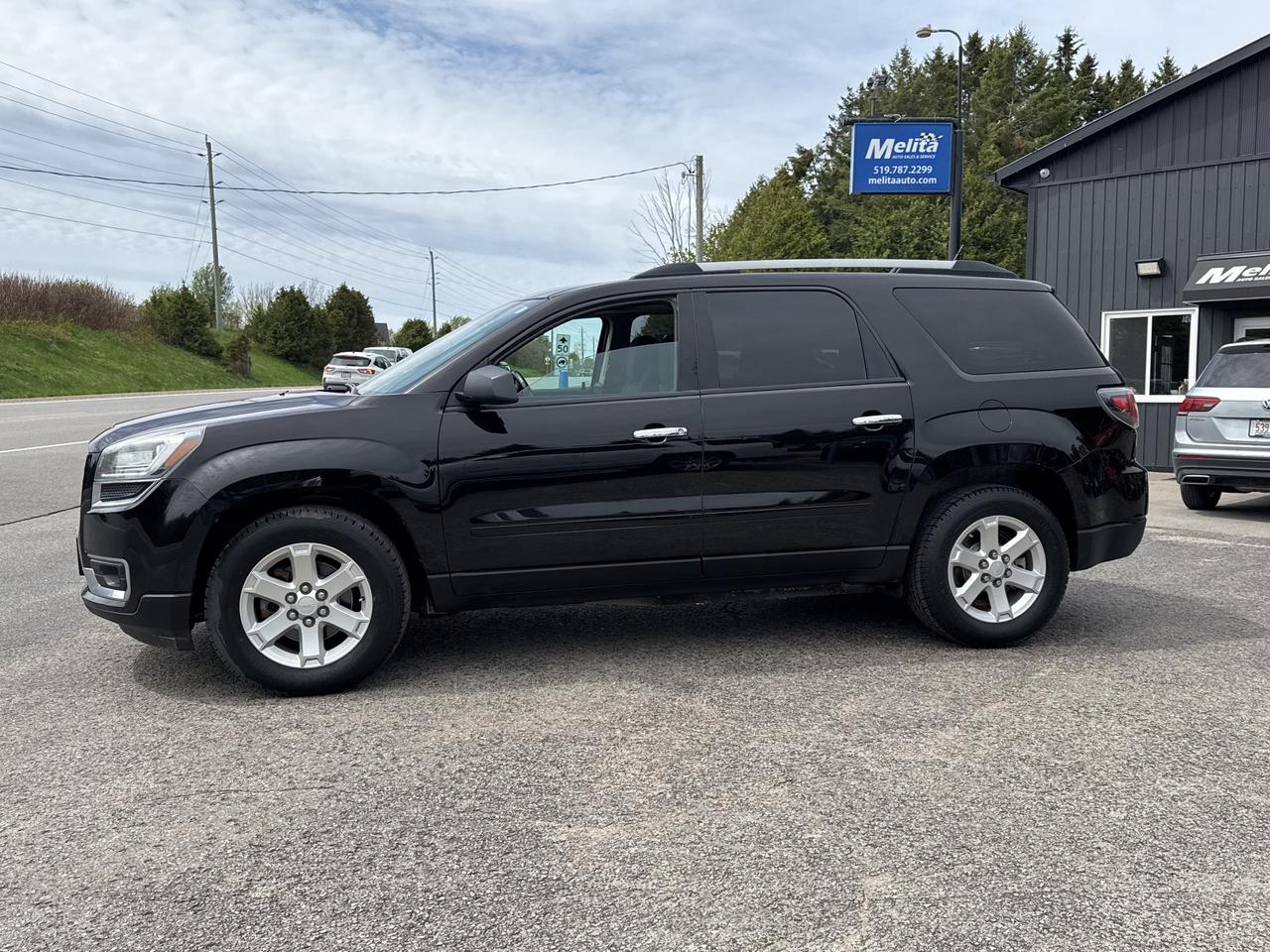 2016 GMC Acadia SLE, Pano Sunroof, Bluetooth, Back Up Cam Photo4
