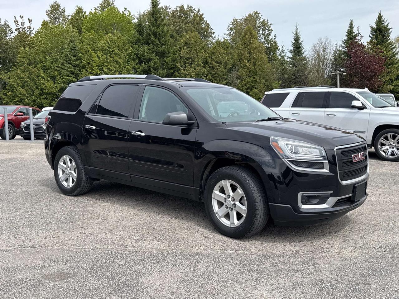 2016 GMC Acadia SLE, Pano Sunroof, Bluetooth, Back Up Cam Photo