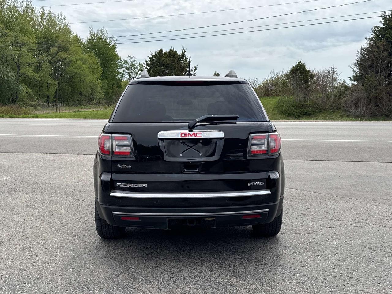 2016 GMC Acadia SLE, Pano Sunroof, Bluetooth, Back Up Cam Photo