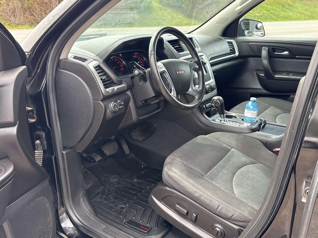 2016 GMC Acadia SLE, Pano Sunroof, Bluetooth, Back Up Cam Photo