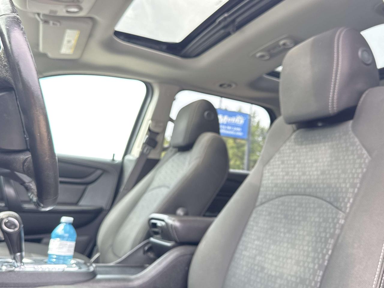 2016 GMC Acadia SLE, Pano Sunroof, Bluetooth, Back Up Cam Photo