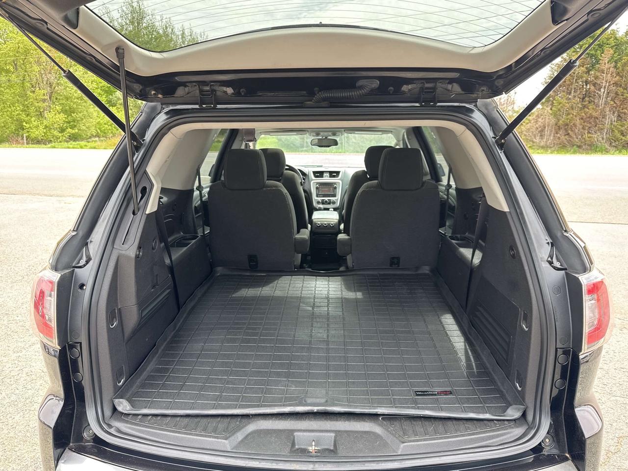 2016 GMC Acadia SLE, Pano Sunroof, Bluetooth, Back Up Cam Photo