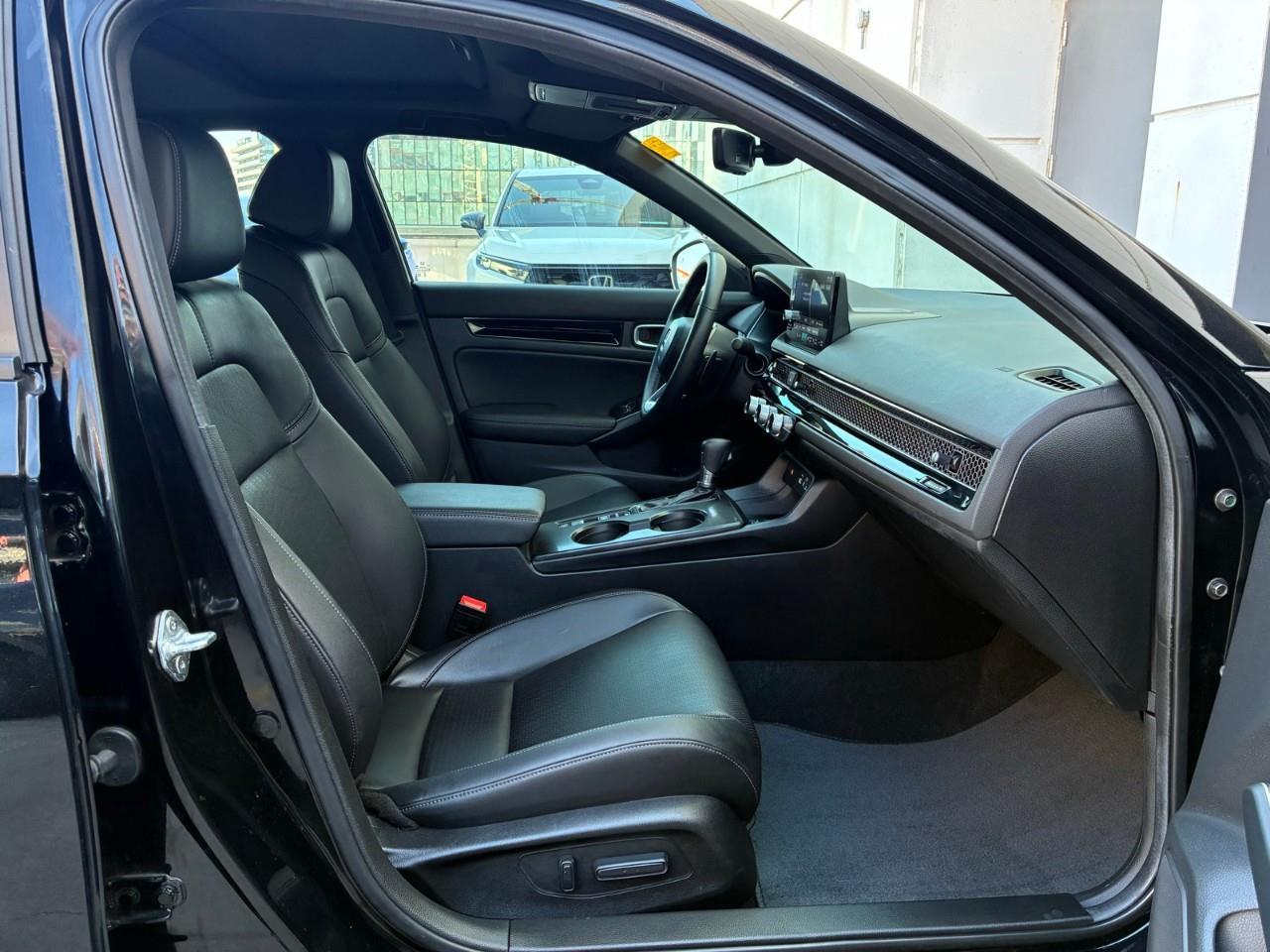 2023 Honda Civic Sport Touring 4dr Hatchback Photo