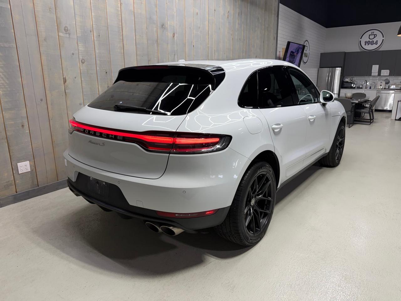 2020 Porsche Macan S AWD  PREMIUM PLUS ACCIDENT FREE Photo