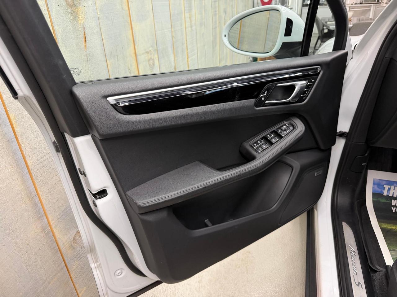 2020 Porsche Macan S AWD  PREMIUM PLUS ACCIDENT FREE Photo