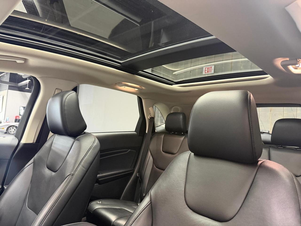 2022 Ford Edge Titanium AWD Ecoboost Photo