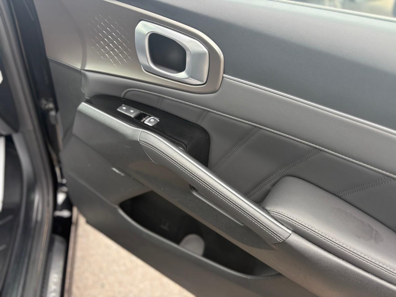 2026 Kia Sorento Hybrid SX 4dr All-Wheel Drive Photo4