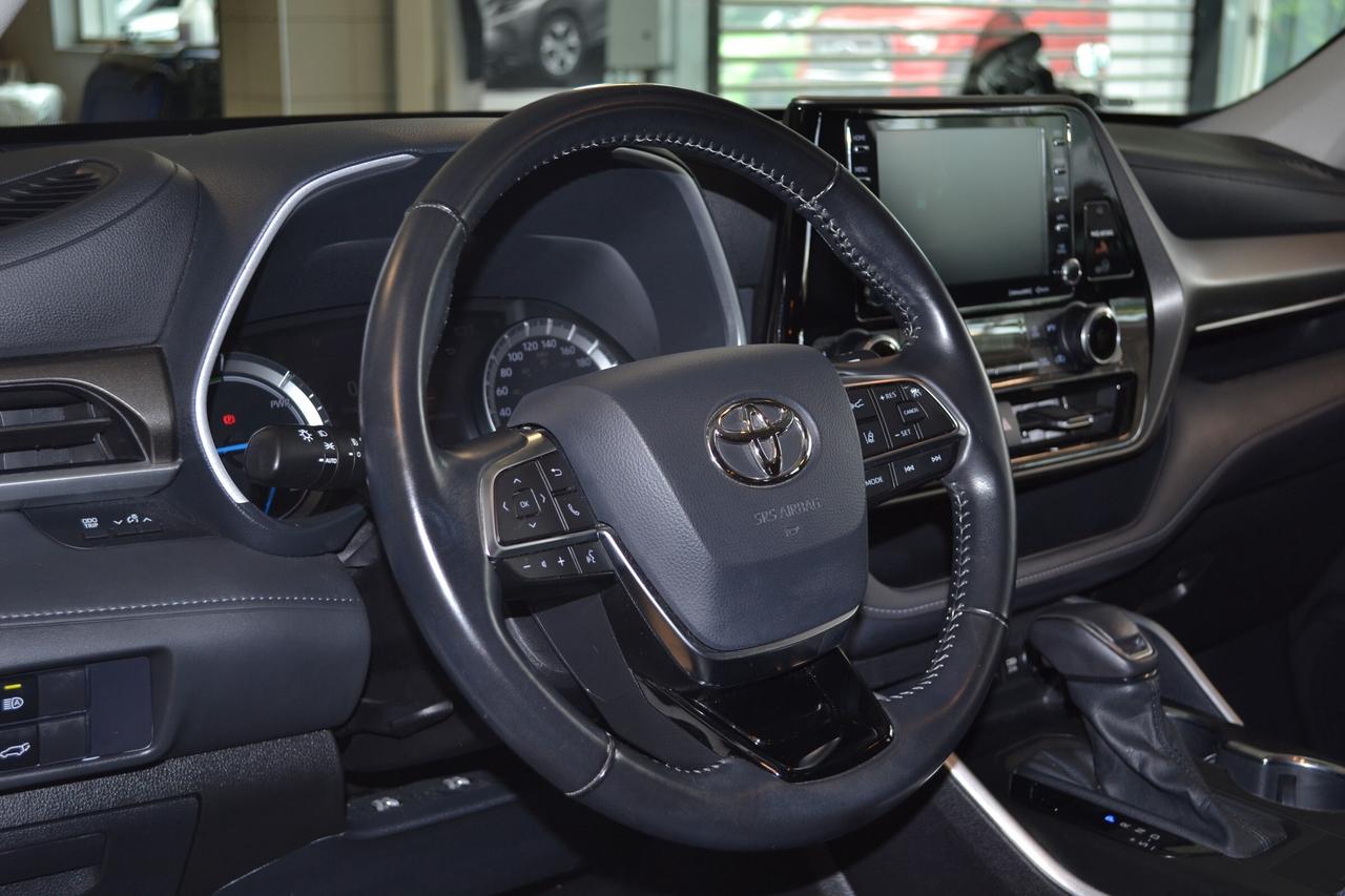 2021 Toyota Highlander Hybrid XLE Photo