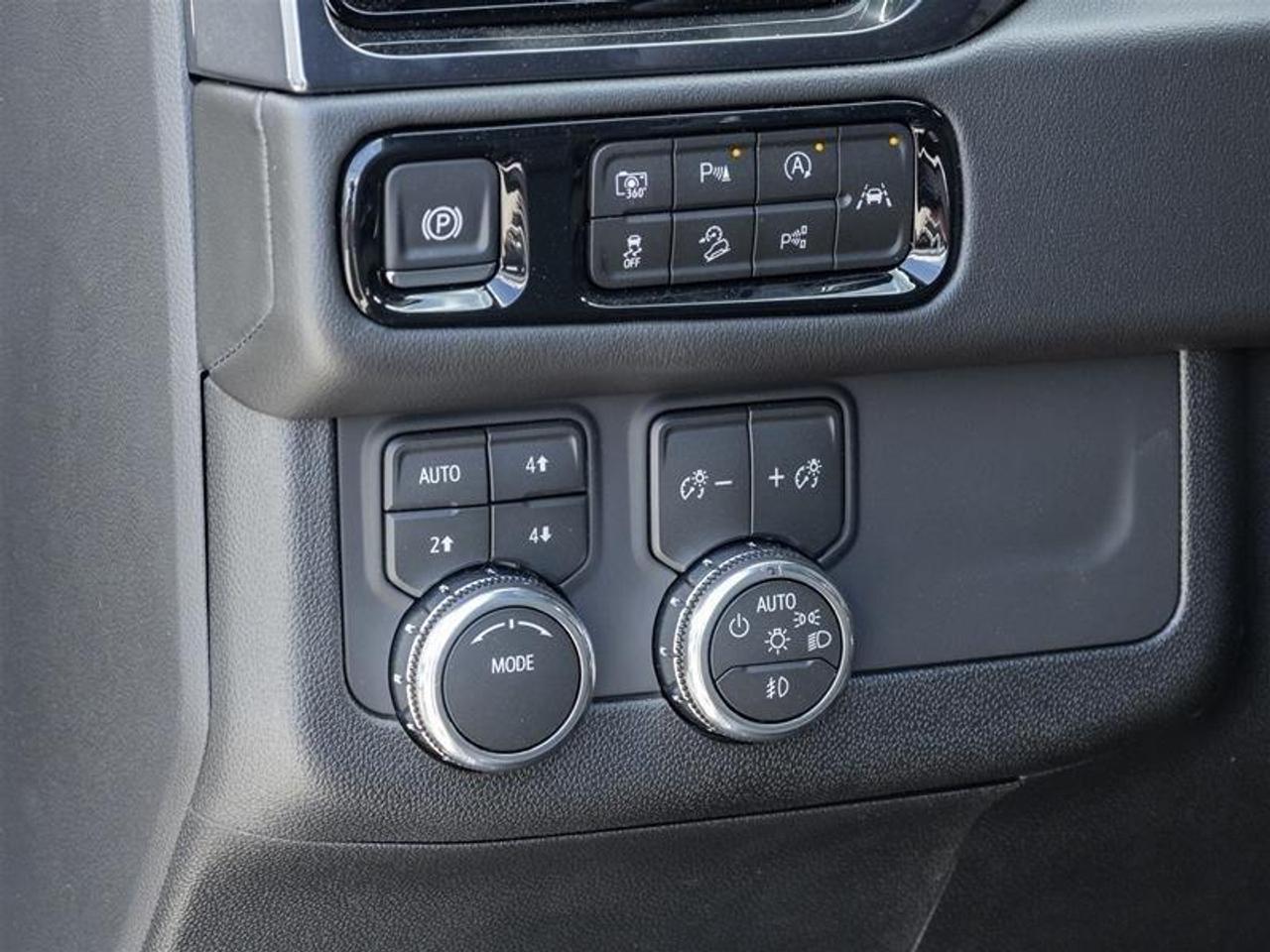 2026 GMC Yukon XL AT4 4dr 4x4 Photo