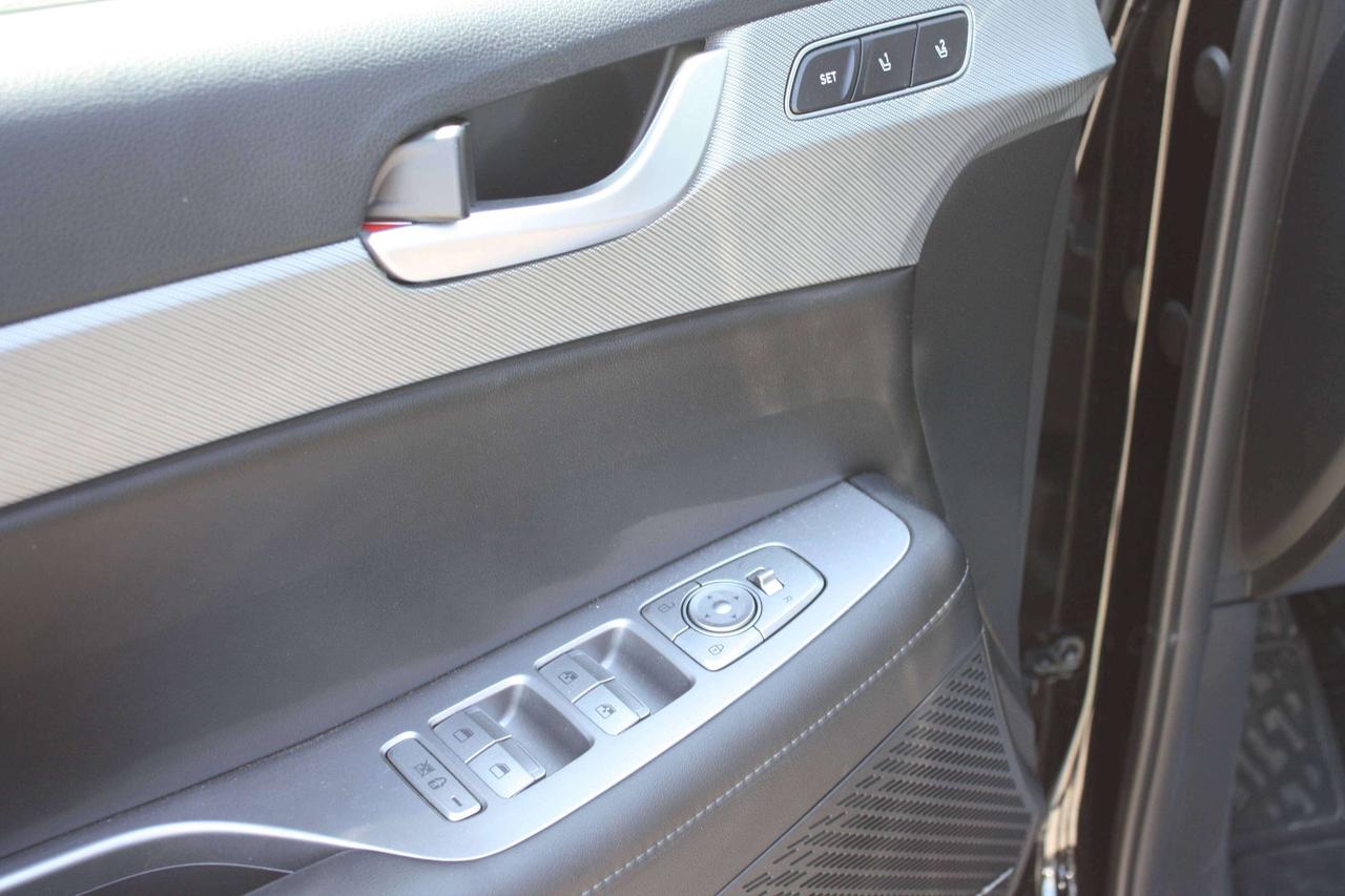 2025 Hyundai PALISADE 7 Passenger Photo
