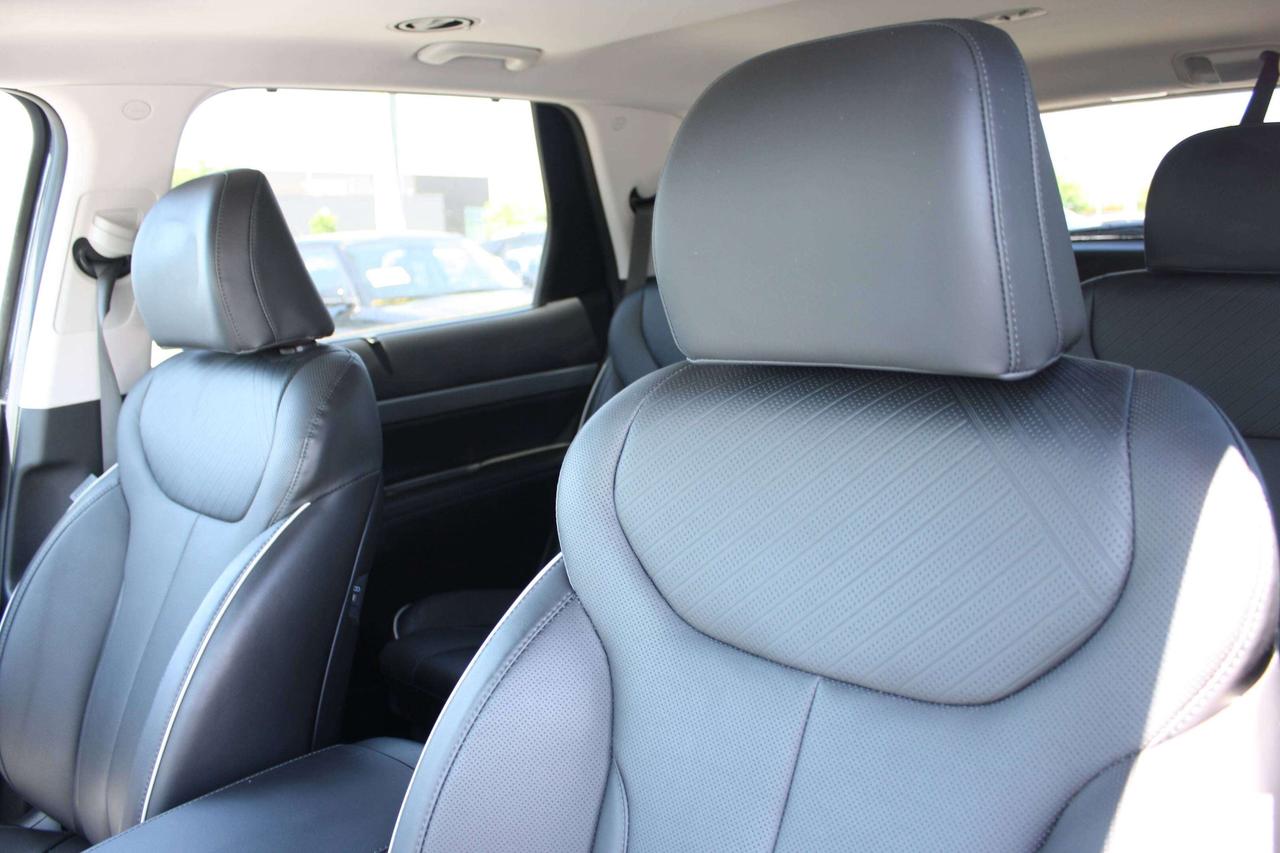 2025 Hyundai PALISADE 7 Passenger Photo