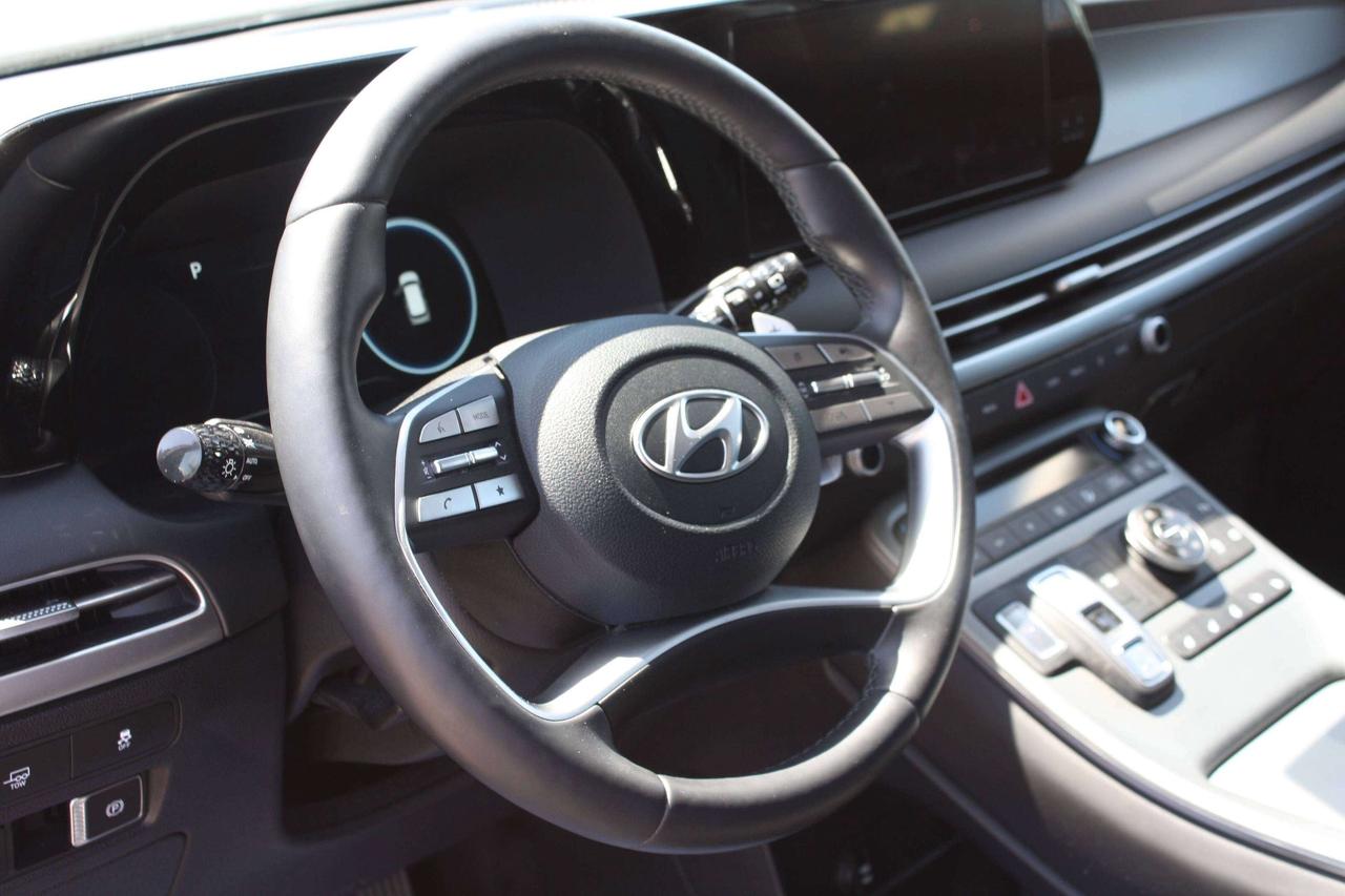 2025 Hyundai PALISADE 7 Passenger Photo