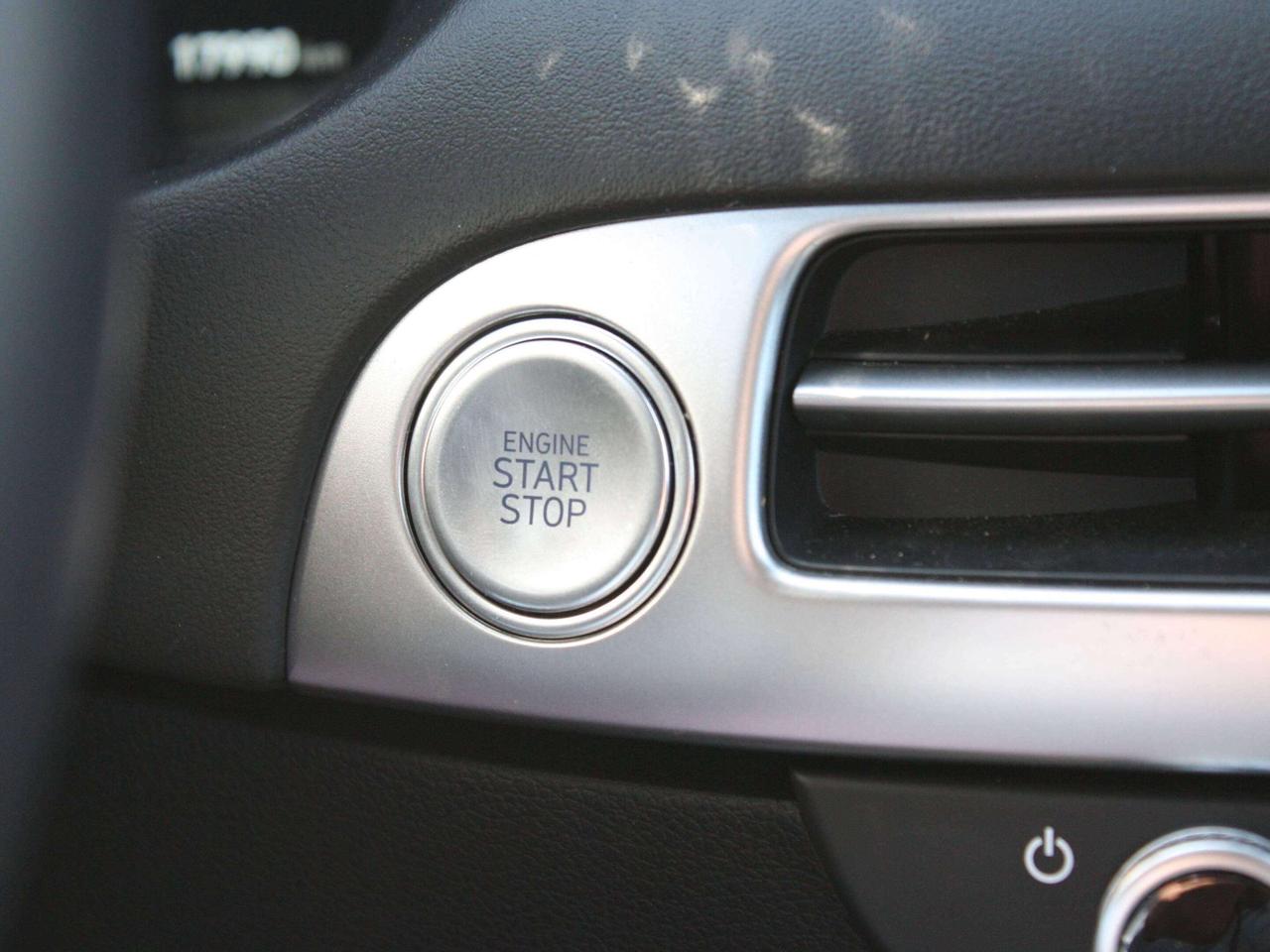 2025 Hyundai PALISADE 7 Passenger Photo