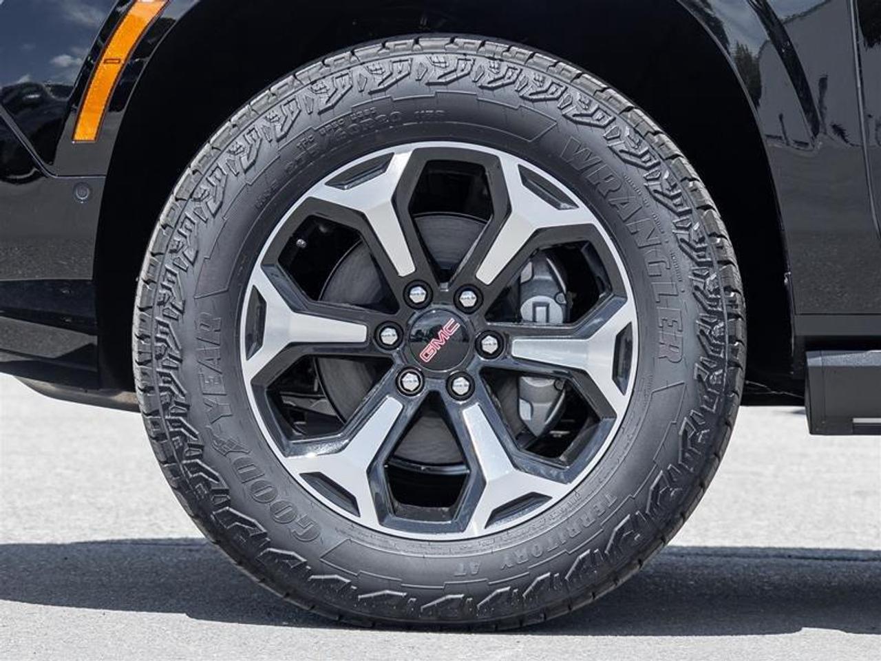 2026 GMC Yukon AT4 4dr 4x4 Photo