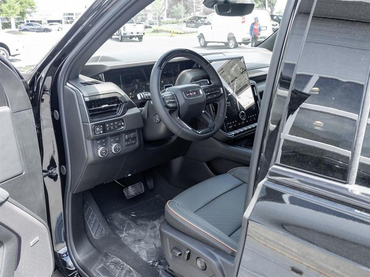2026 GMC Yukon AT4 4dr 4x4 Photo