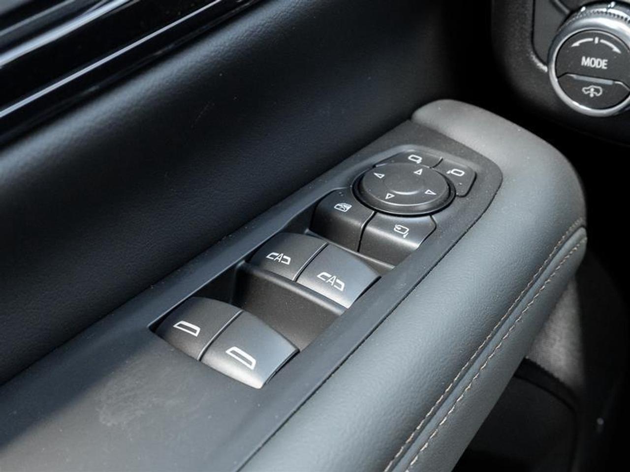 2026 GMC Yukon AT4 4dr 4x4 Photo