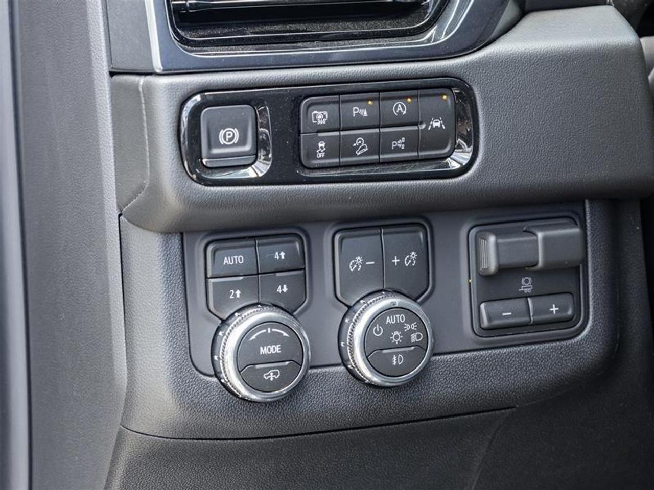 2026 GMC Yukon AT4 4dr 4x4 Photo