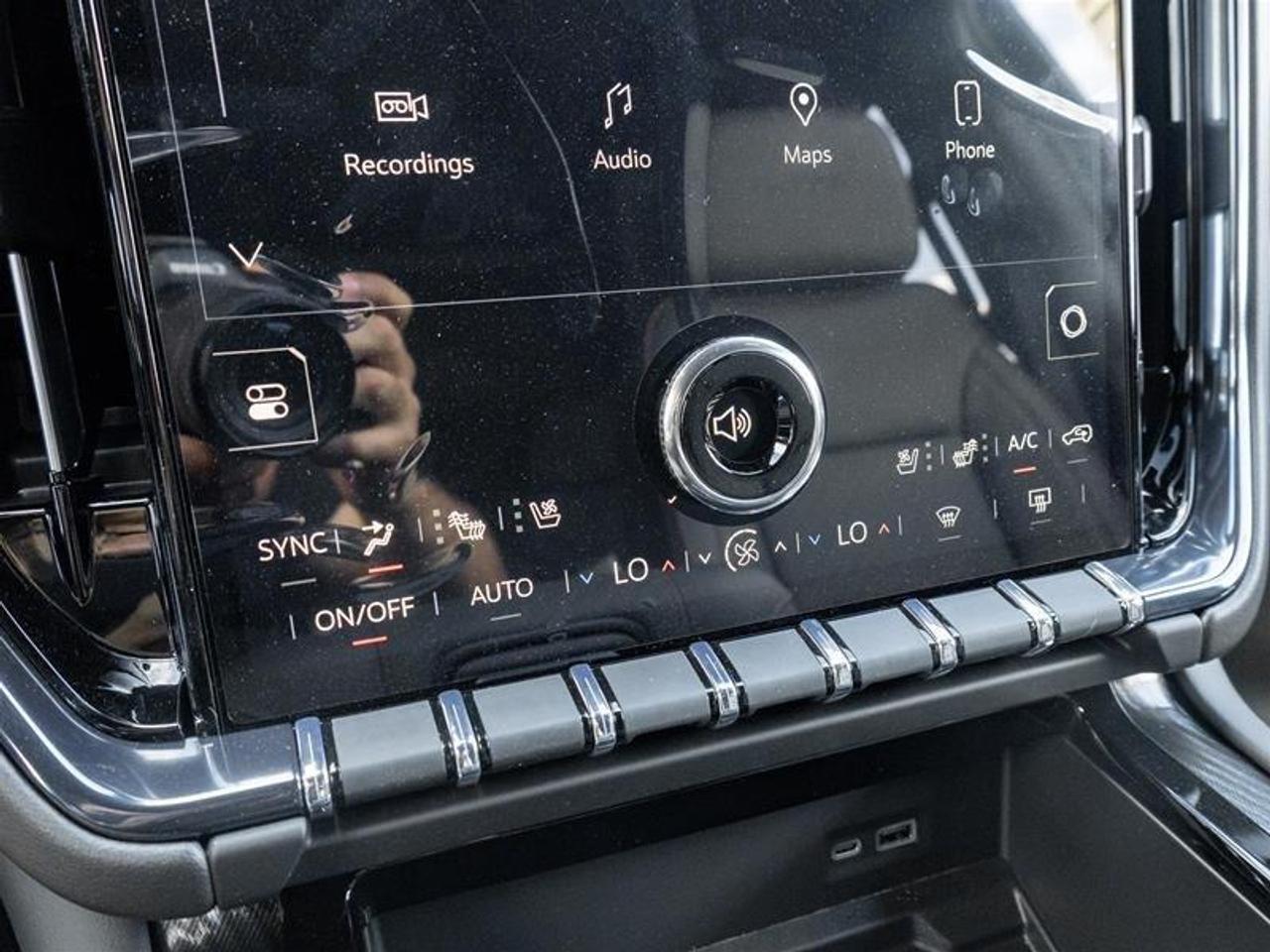 2026 GMC Yukon AT4 4dr 4x4 Photo