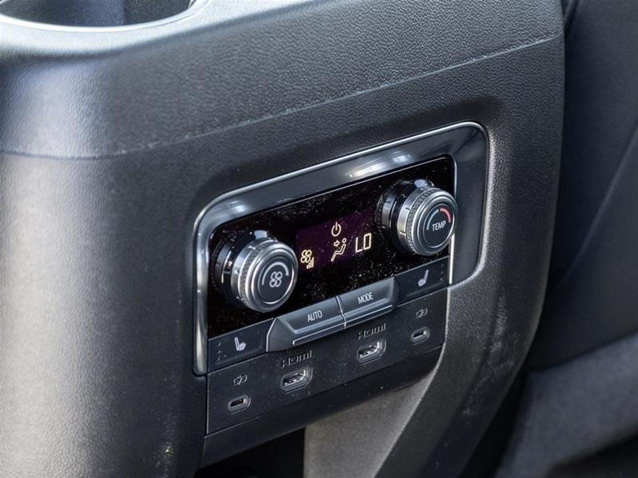 2026 GMC Yukon AT4 4dr 4x4 Photo