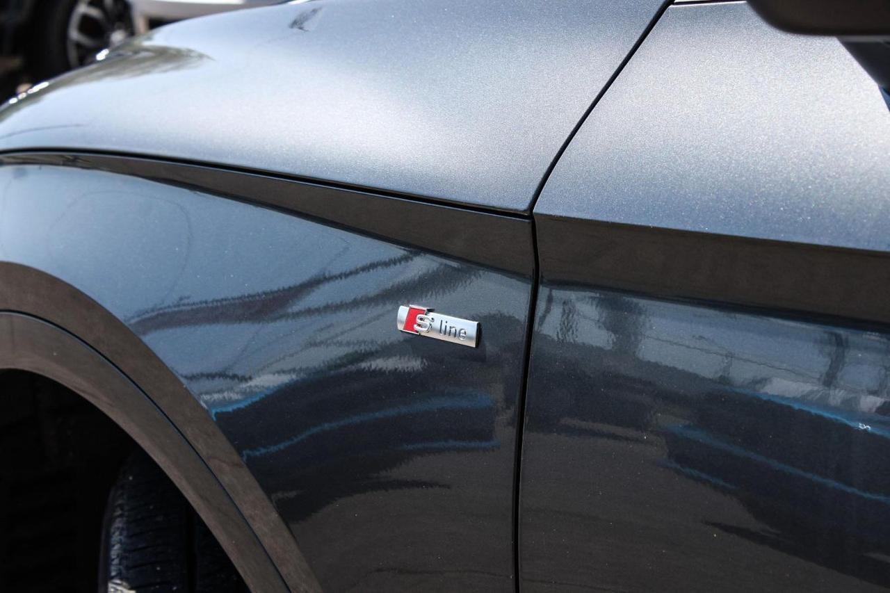 2022 Audi Q5 Plus  Gps Moonroof BkpCam ParkingSensors HtdSeats Photo