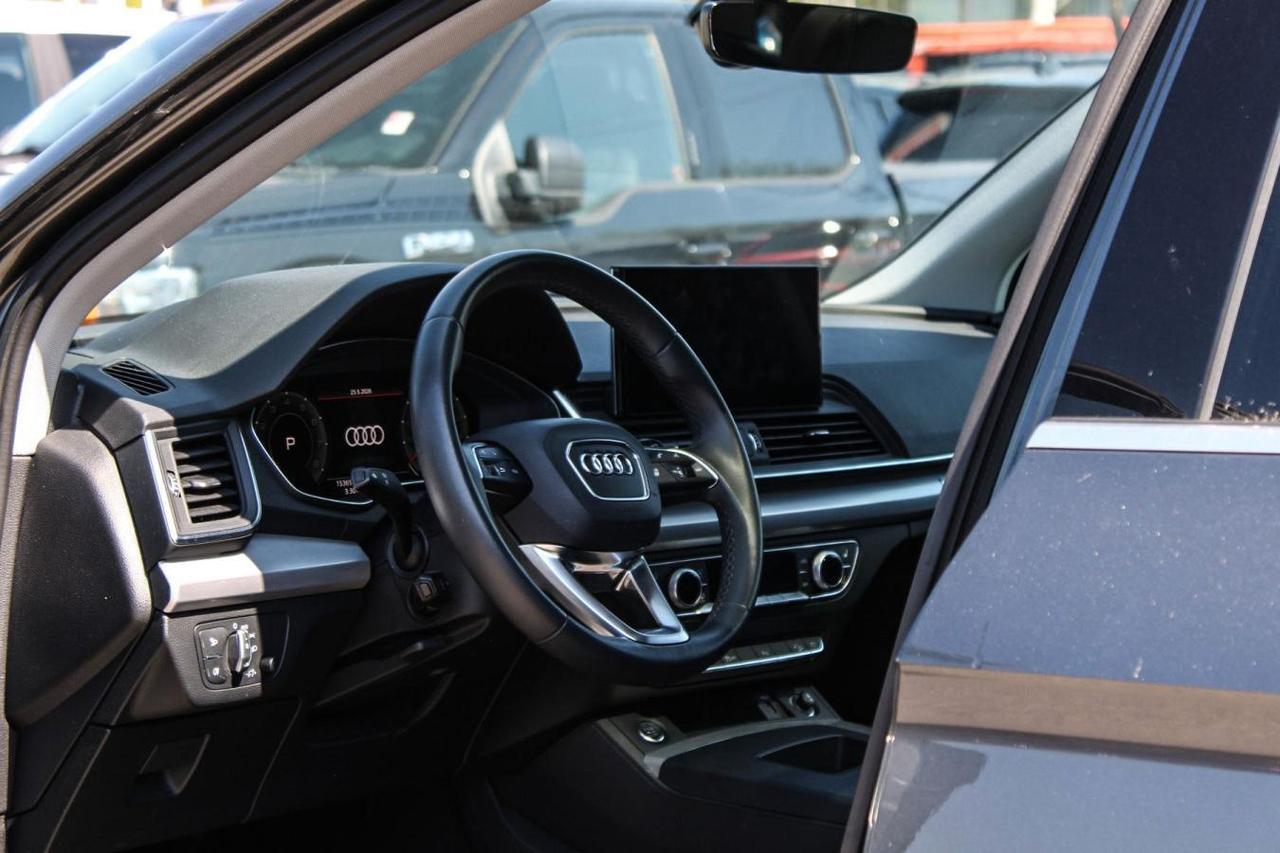 2022 Audi Q5 Plus  Gps Moonroof BkpCam ParkingSensors HtdSeats Photo