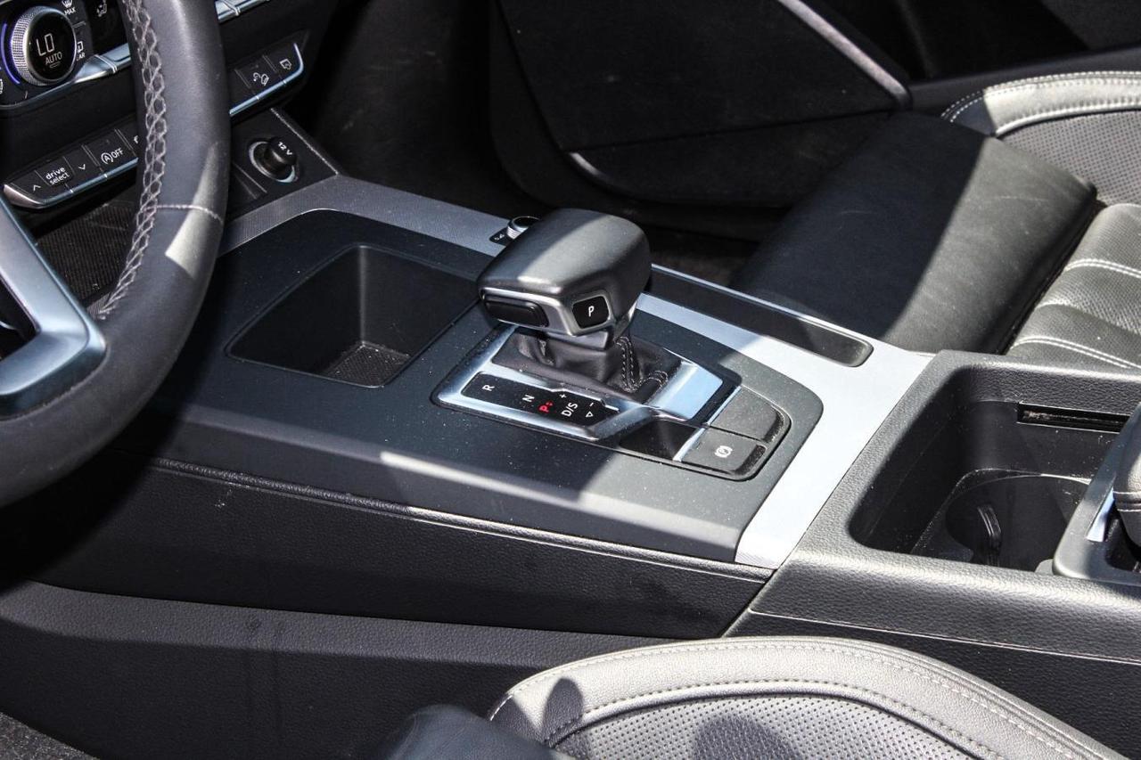 2022 Audi Q5 Plus  Gps Moonroof BkpCam ParkingSensors HtdSeats Photo