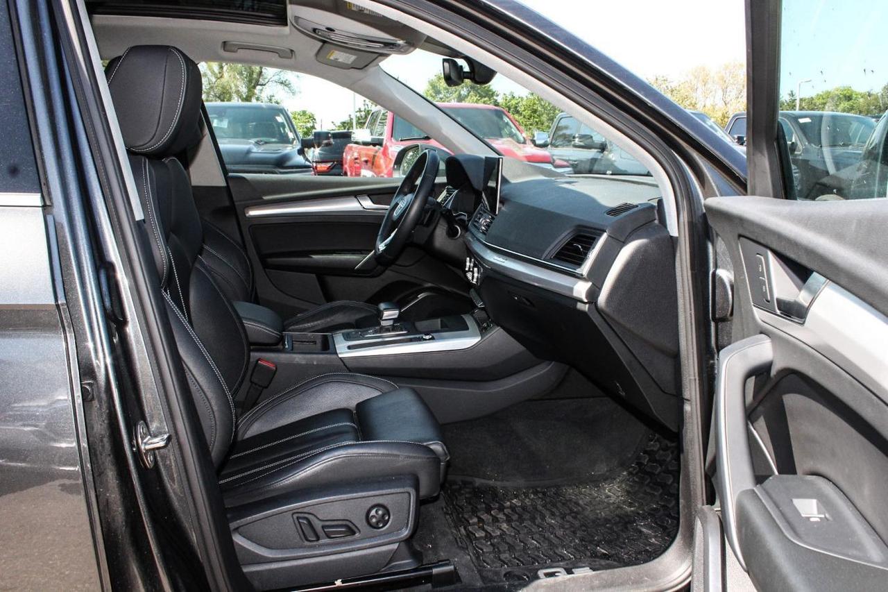 2022 Audi Q5 Plus  Gps Moonroof BkpCam ParkingSensors HtdSeats Photo