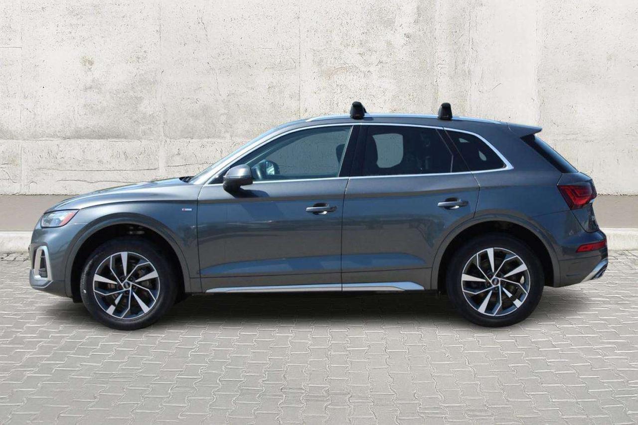 2022 Audi Q5 Plus  Gps Moonroof BkpCam ParkingSensors HtdSeats Photo2
