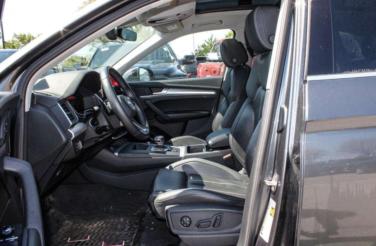 2022 Audi Q5 Plus  Gps Moonroof BkpCam ParkingSensors HtdSeats Photo