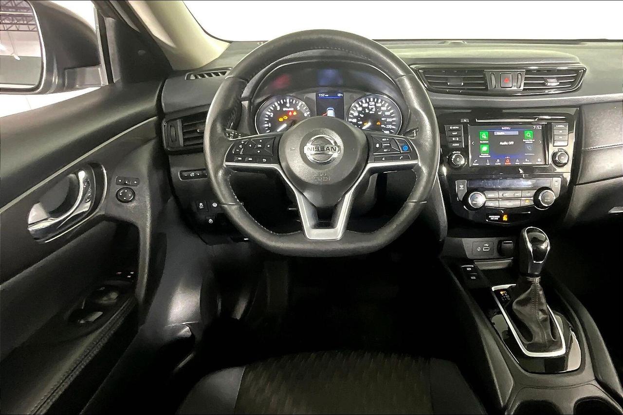2019 Nissan Rogue AWD SV Photo4