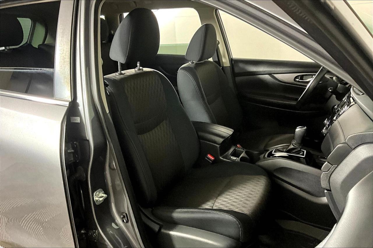 2019 Nissan Rogue AWD SV Photo