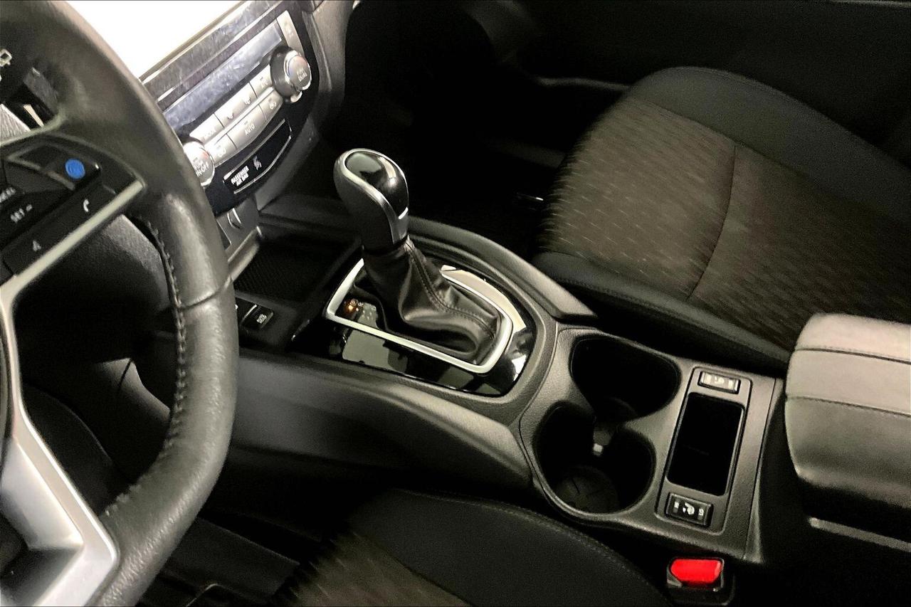 2019 Nissan Rogue AWD SV Photo