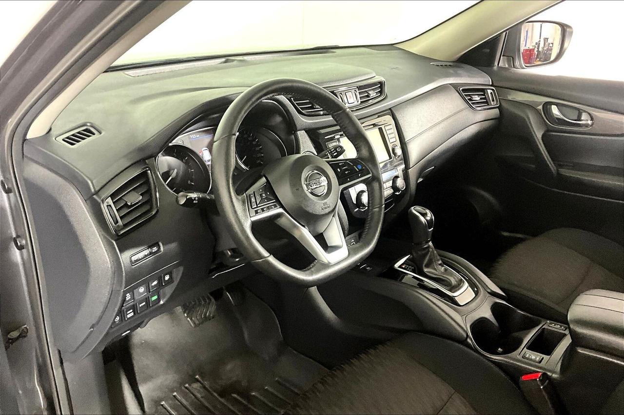 2019 Nissan Rogue AWD SV Photo