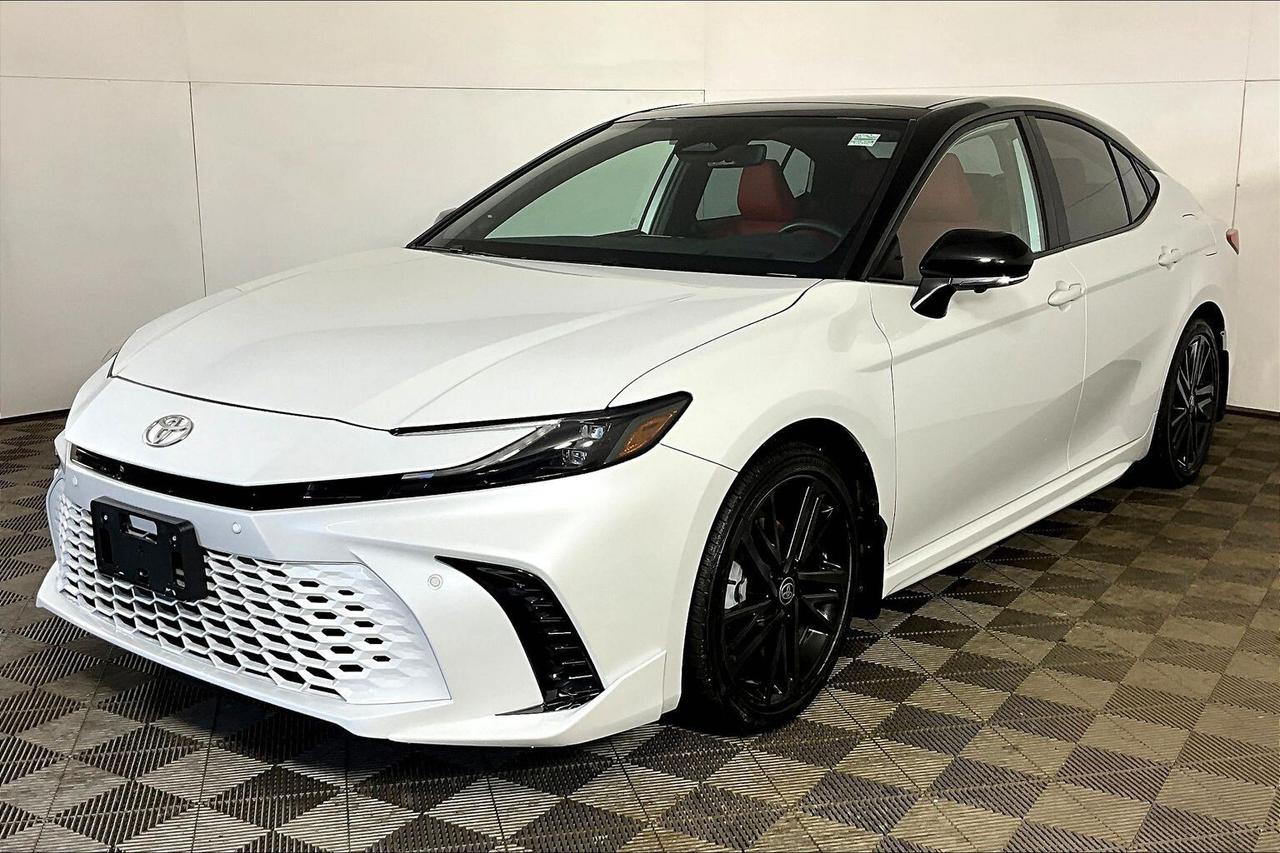 2025 Toyota Camry XSE CVT AWD Photo0