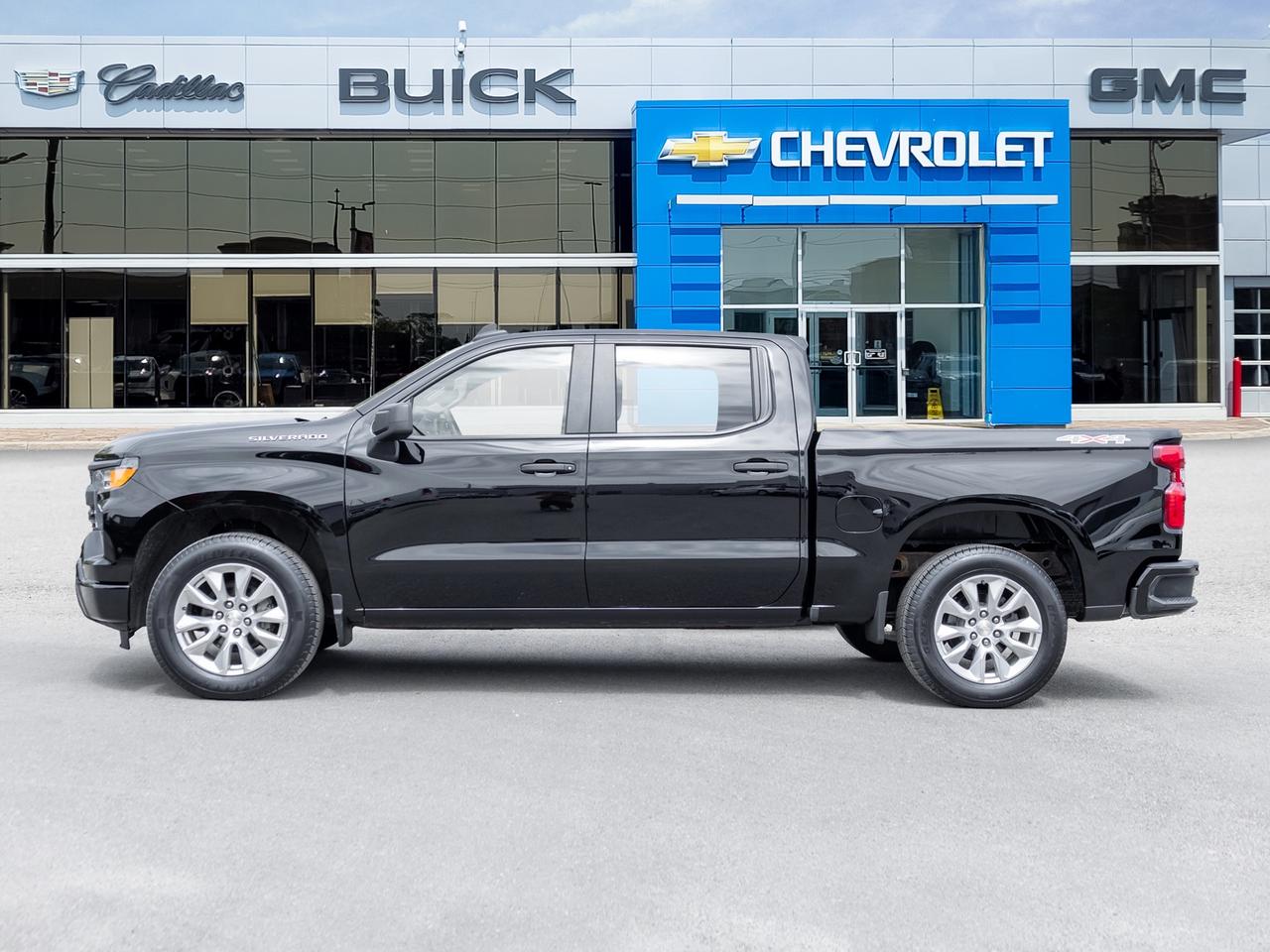 2022 Chevrolet Silverado 1500 CREW CAB   2.7L 4 CYL   LOCAL TRADE Photo2