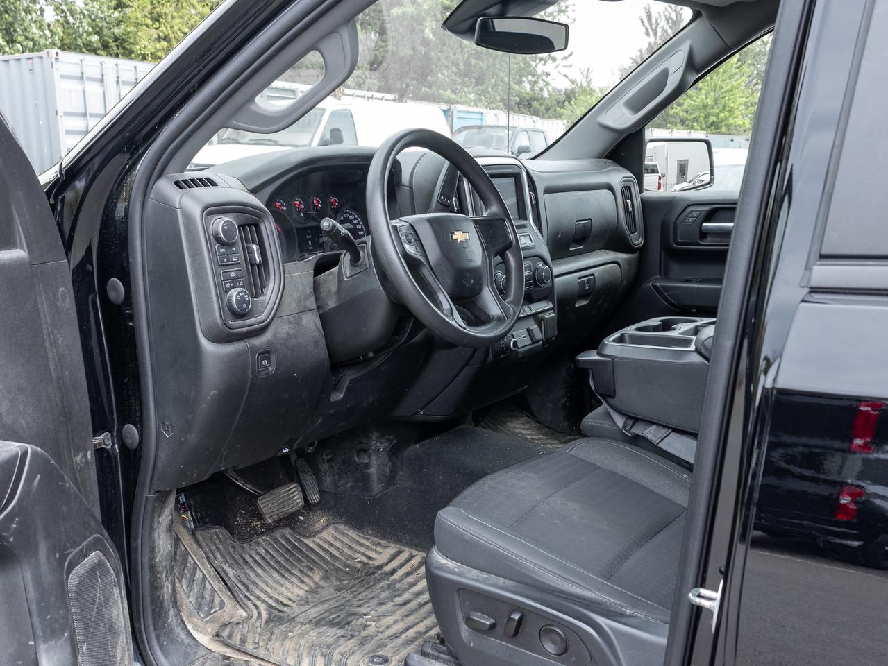 2022 Chevrolet Silverado 1500 CREW CAB   2.7L 4 CYL   LOCAL TRADE Photo