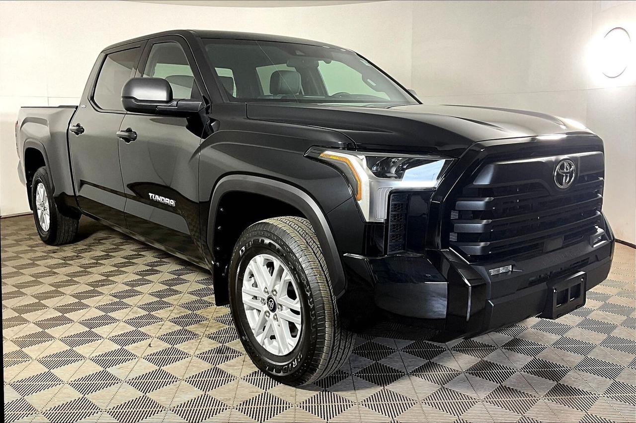 2026 Toyota Tundra 4x4 Crewmax SR5 Long Bed Photo