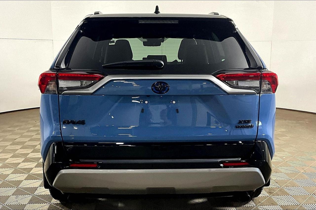2024 Toyota RAV4 HYBRID XSE AWD Photo3