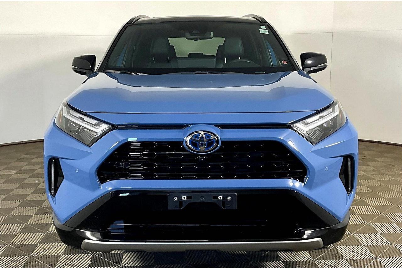 2024 Toyota RAV4 HYBRID XSE AWD Photo2