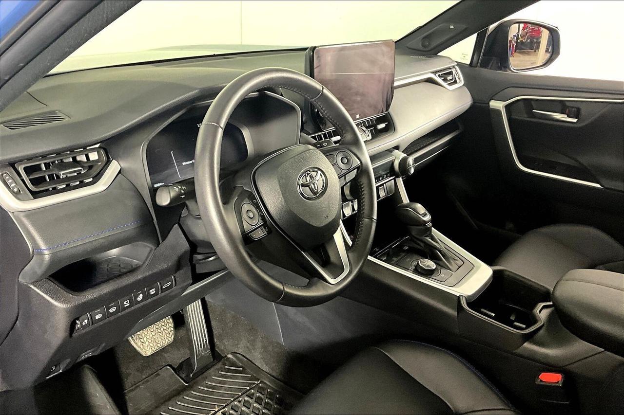 2024 Toyota RAV4 HYBRID XSE AWD Photo