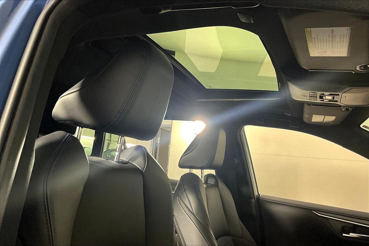 2024 Toyota RAV4 HYBRID XSE AWD Photo