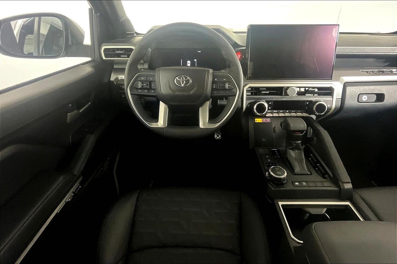 2025 Toyota Tacoma 4x4 Double Cab Auto Photo4