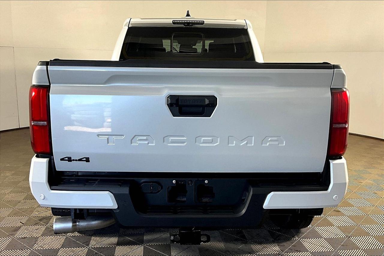 2025 Toyota Tacoma 4x4 Double Cab Auto Photo