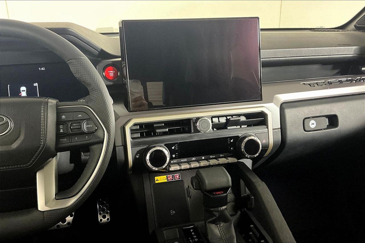 2025 Toyota Tacoma 4x4 Double Cab Auto Photo